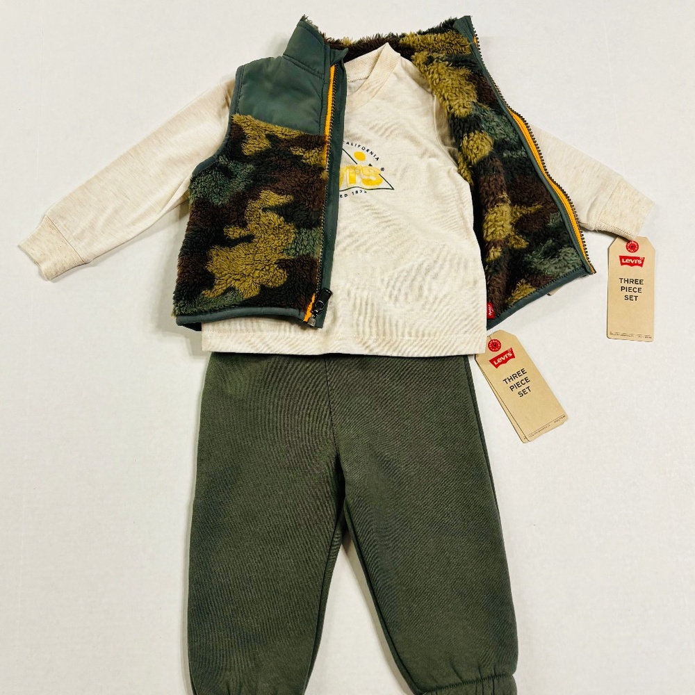 Adorable 3-piece Levi's outfit!